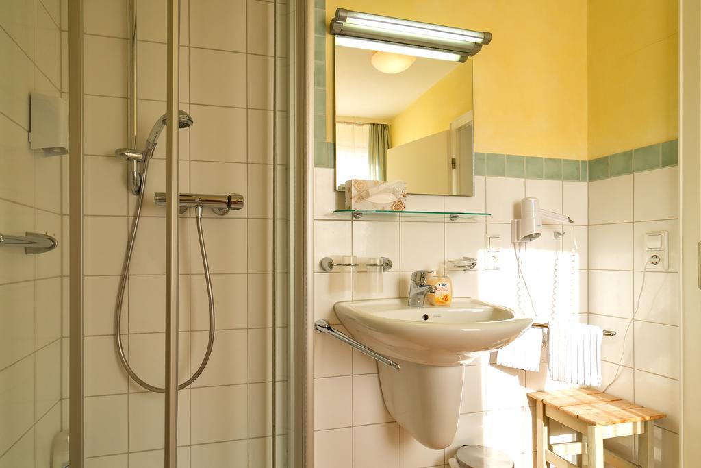 Hotel Zum Lieben Augustin Меерсбург Стая снимка