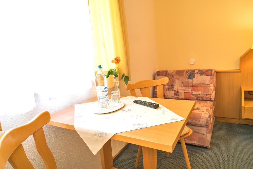 Hotel Zum Lieben Augustin Меерсбург Екстериор снимка