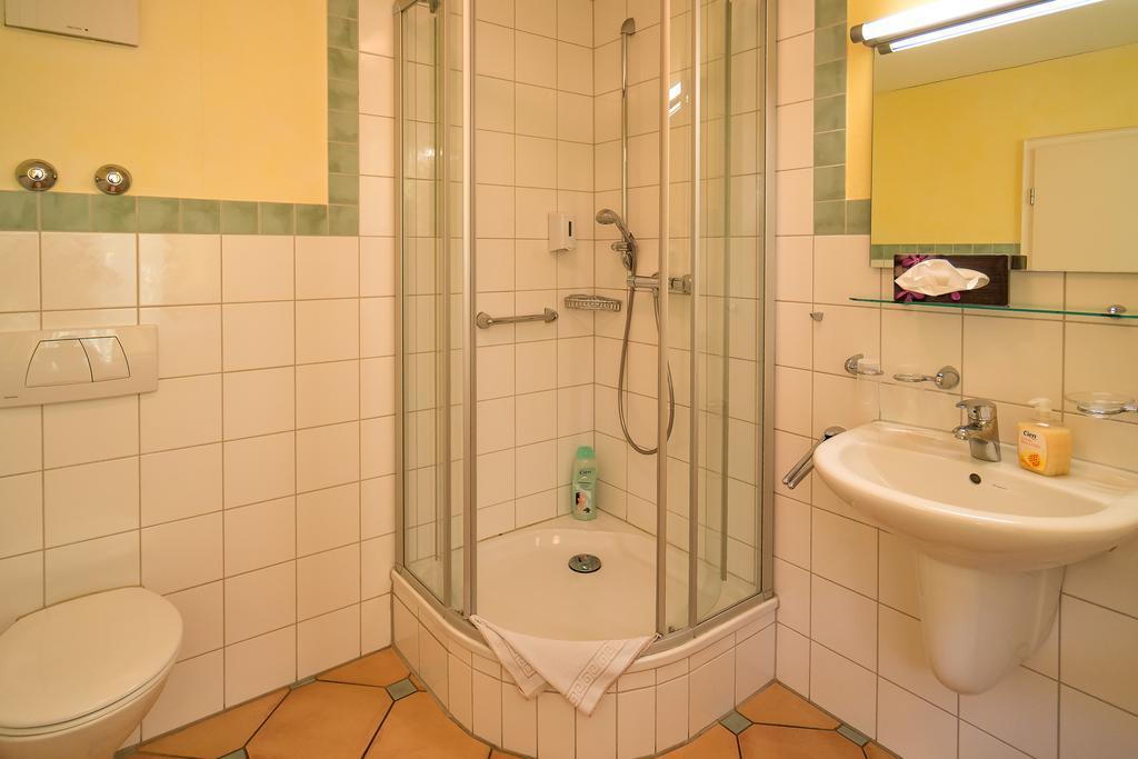 Hotel Zum Lieben Augustin Меерсбург Стая снимка